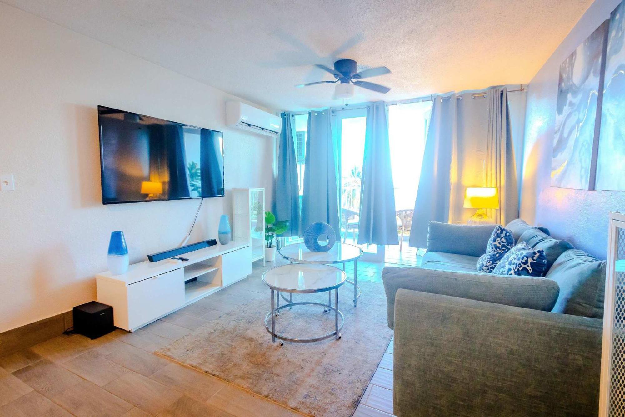 Sunset Paradise Cozy Beachfront Escape - Isla Verde San Juan Bagian luar foto