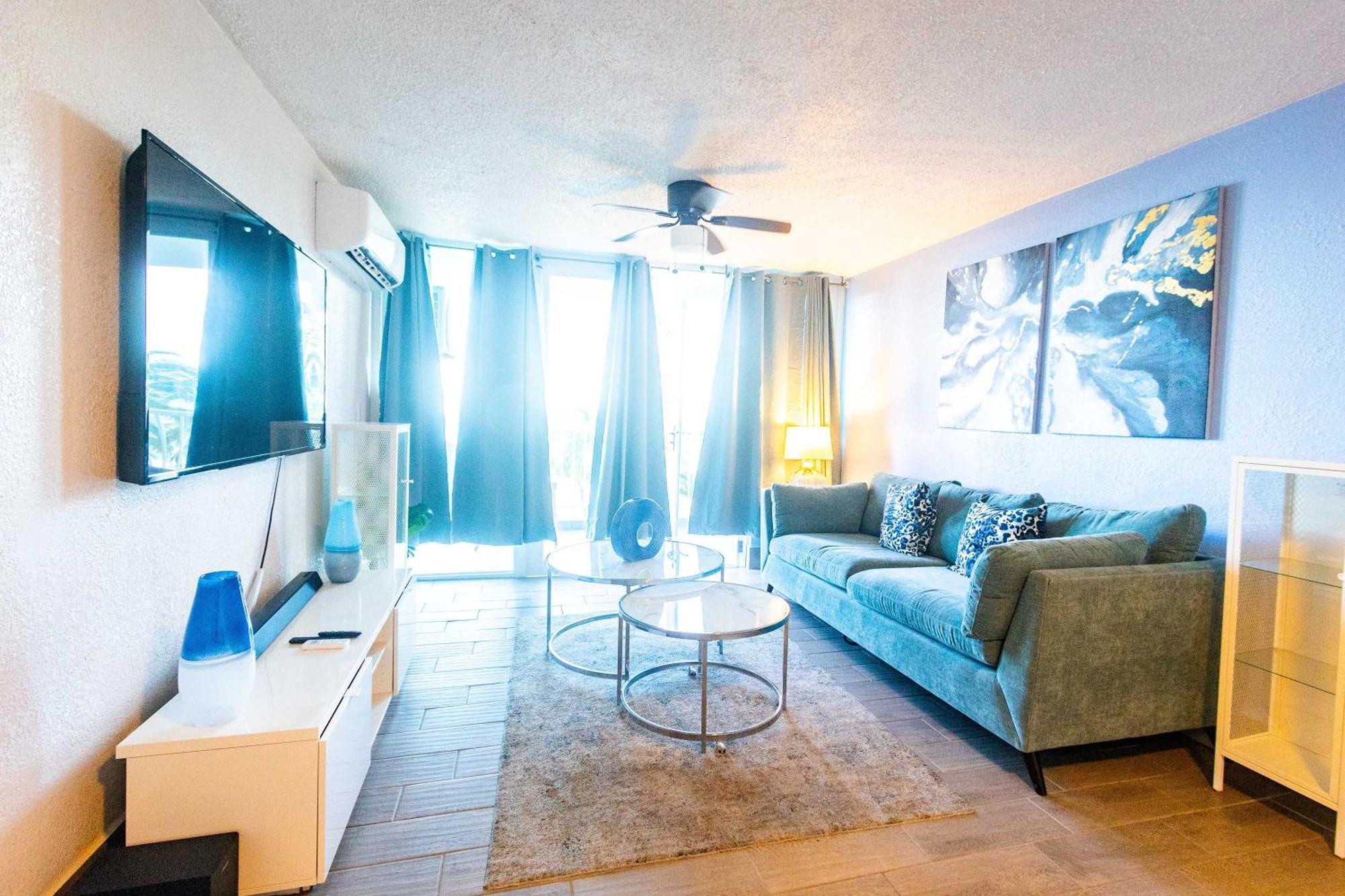 Sunset Paradise Cozy Beachfront Escape - Isla Verde San Juan Bagian luar foto