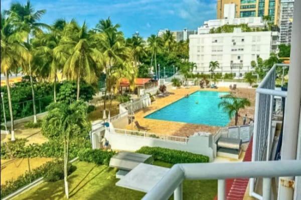 Sunset Paradise Cozy Beachfront Escape - Isla Verde San Juan Bagian luar foto